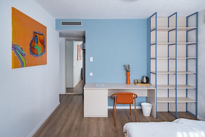 Room 8 of 24