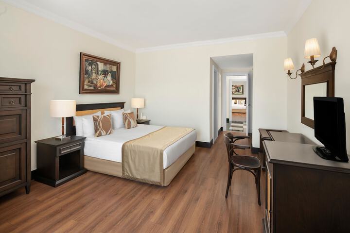Room 38 of 225