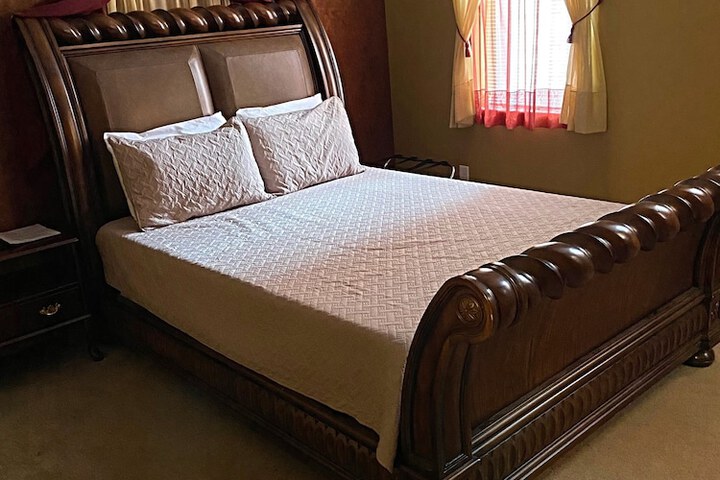 Room 6 of 37