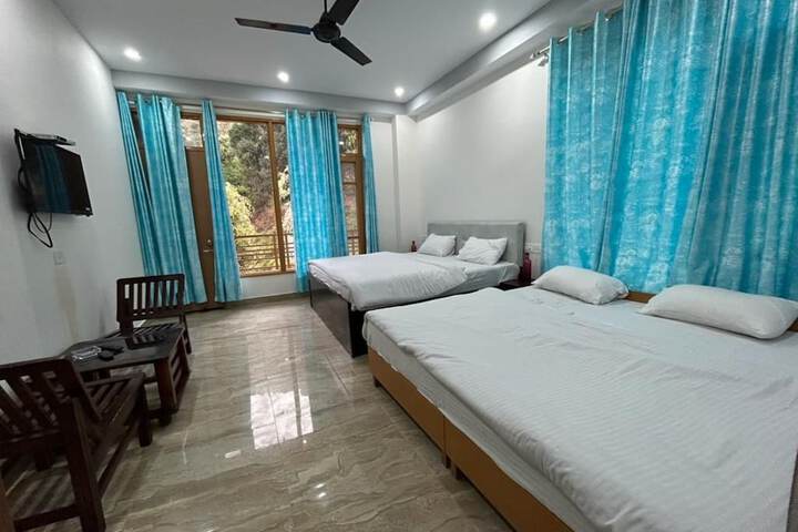 Room 15 of 21