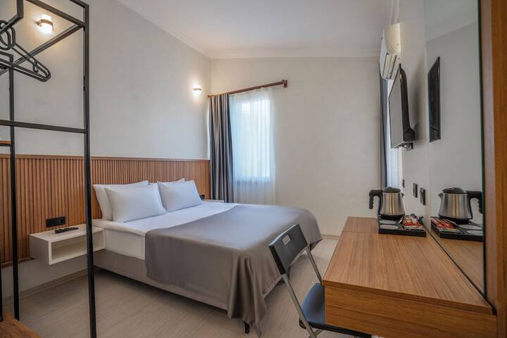 Room 6 of 31
