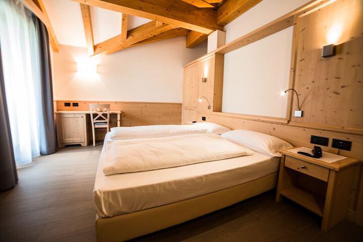 Room 5 of 54