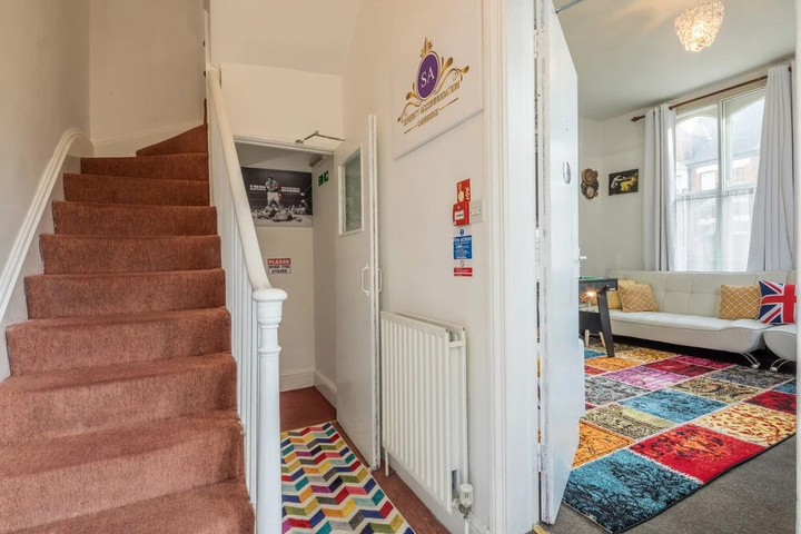 Room 10 of 21