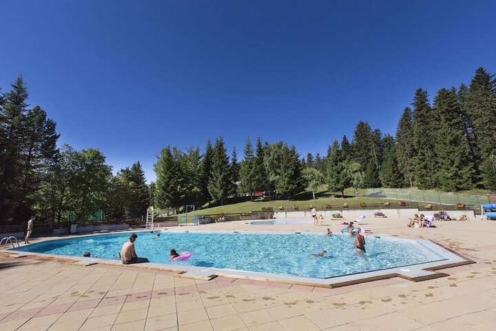 Pool 40 of 47