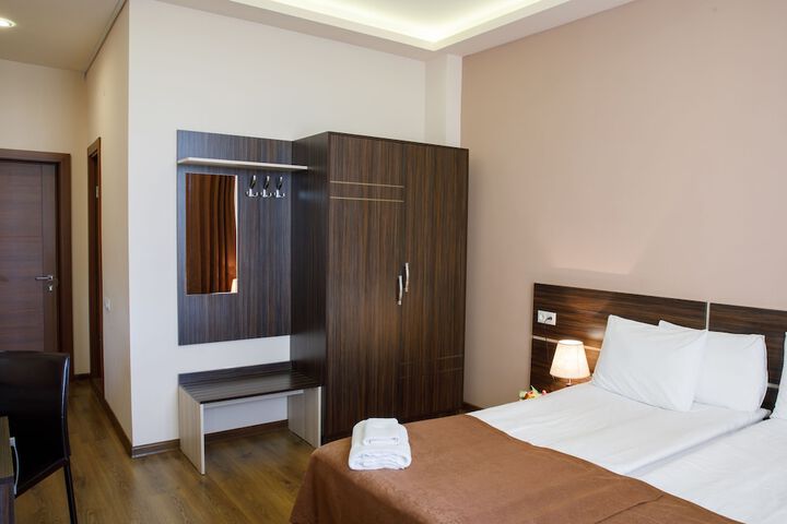Room 12 of 60