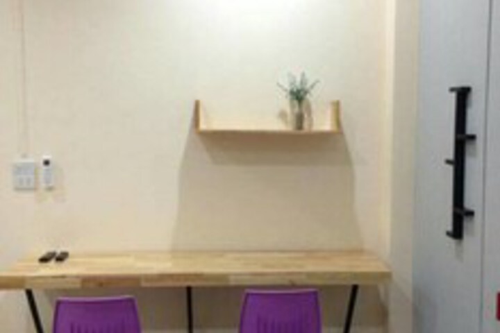 Room 14 of 16