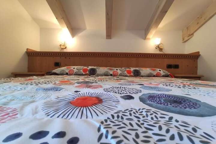 Room 8 of 117
