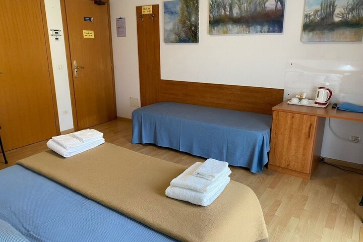Room 50 of 170