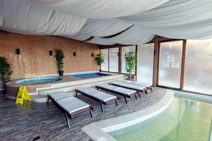 Pool 20 of 26