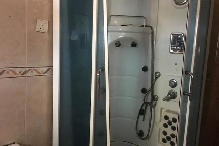 Room 10 of 17