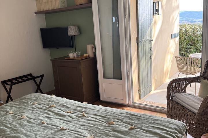 Room 12 of 84