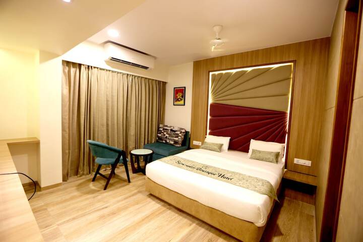 Room 9 of 28