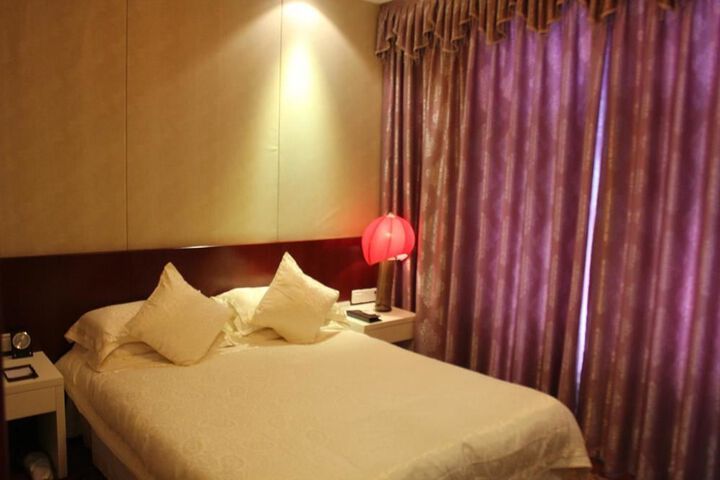 Room 13 of 31