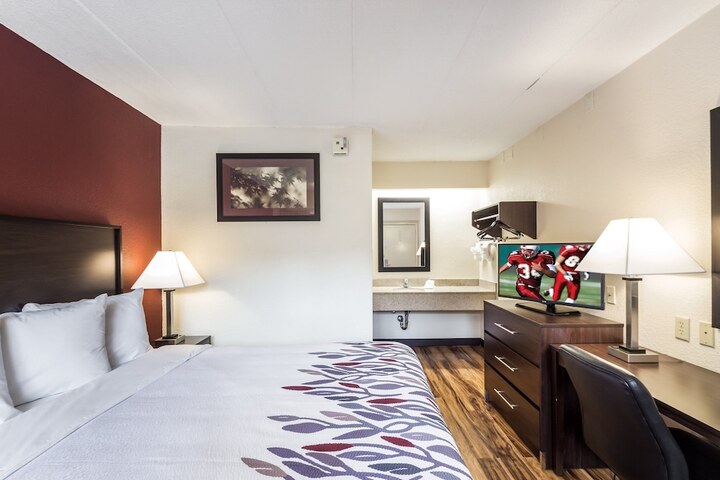 Standard | King Bed (8 of 12)
