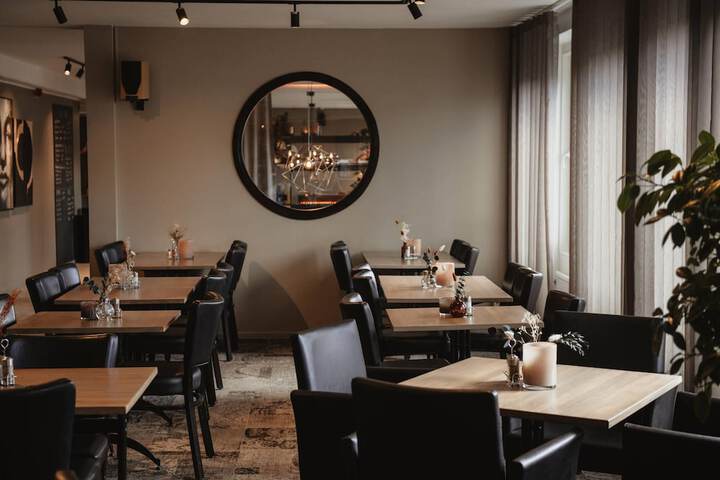 Dining 58 of 71