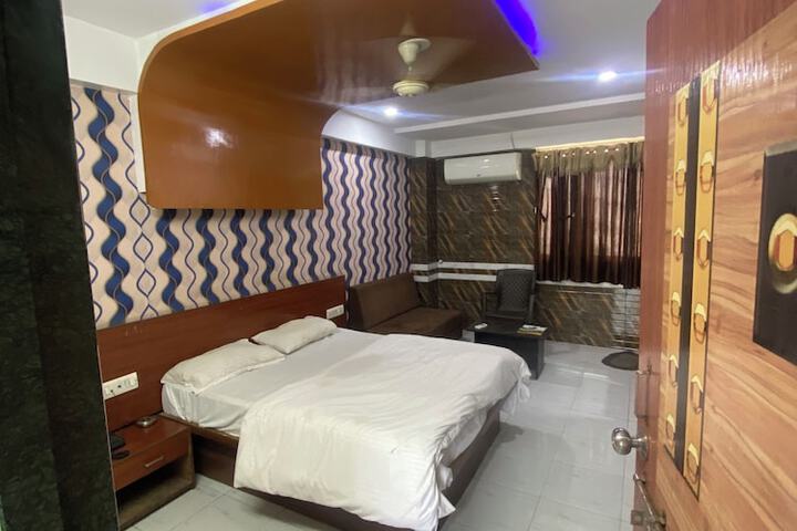 Room 7 of 14