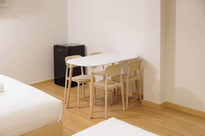 Room 37 of 53