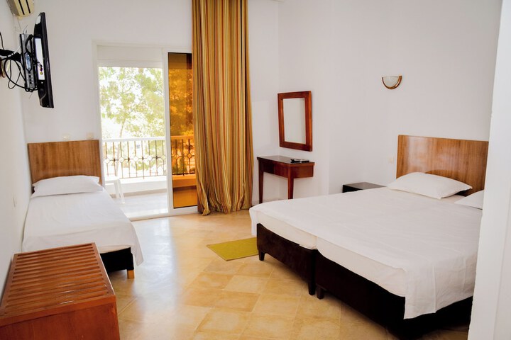 Room 5 of 15