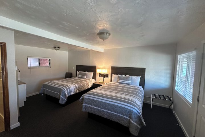 Room 32 of 89