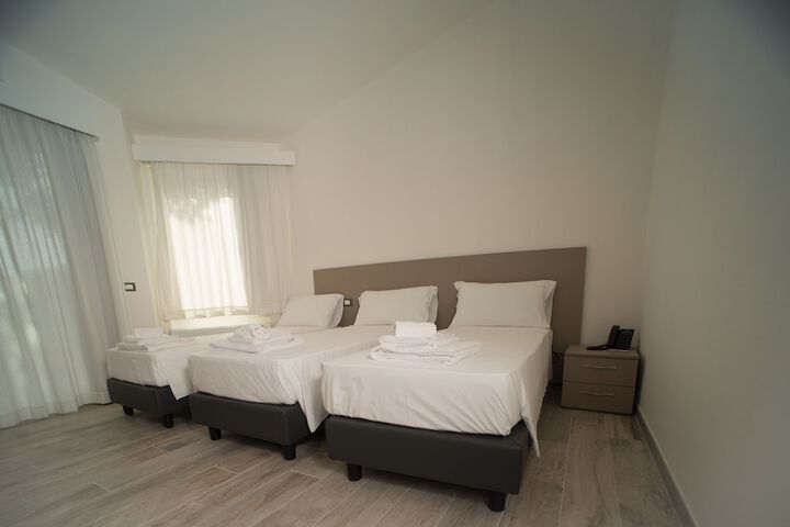 Room 7 of 34