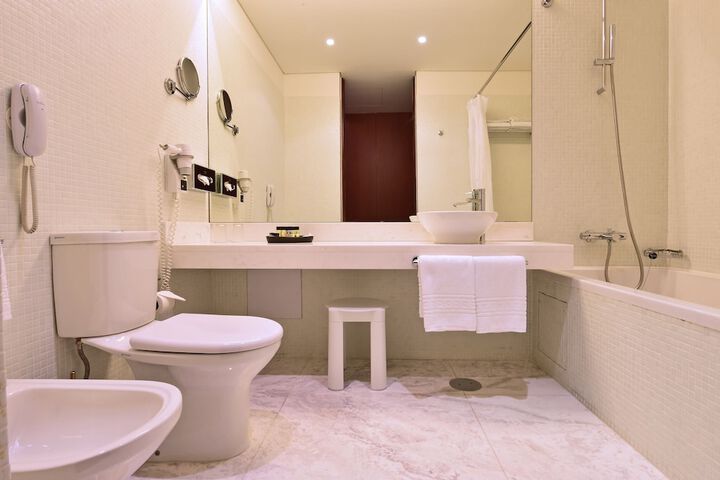 Room 20 of 38