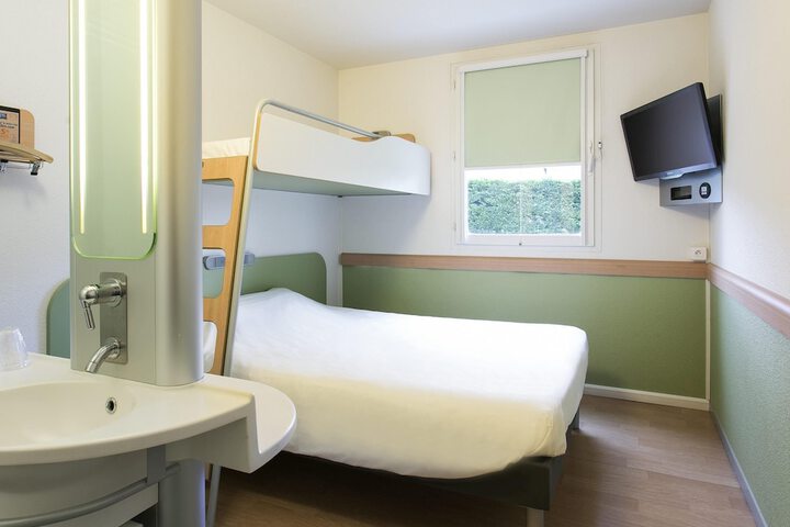 Room 9 of 27
