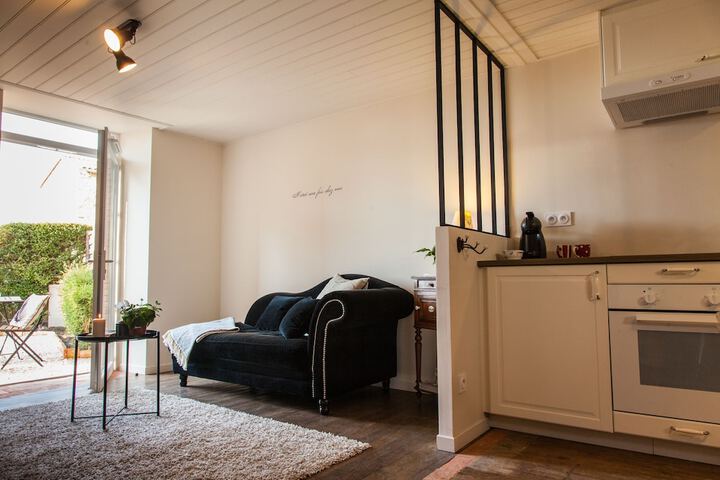 Room 6 of 14