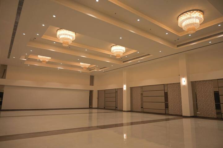 Business Center 11 of 14