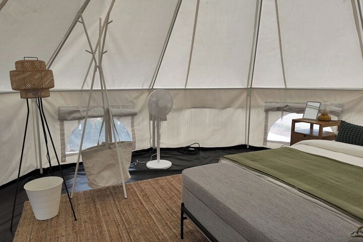Room 5 of 17