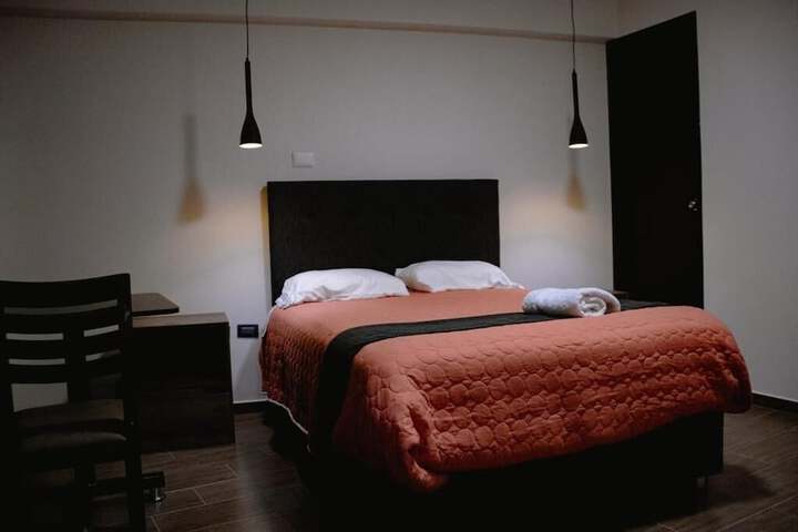 Room 4 of 25