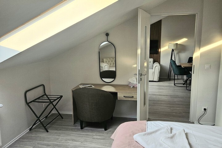 Room 5 of 40