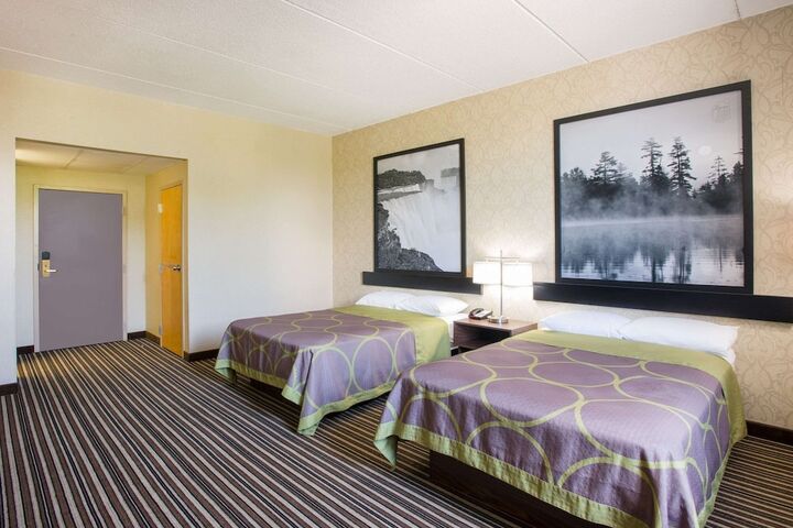 Double Deluxe Queen Bed (4 of 14)