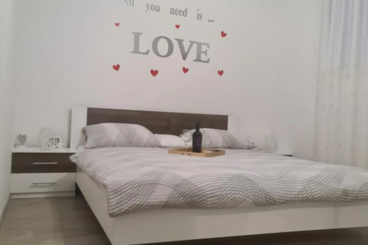 Room 4 of 19