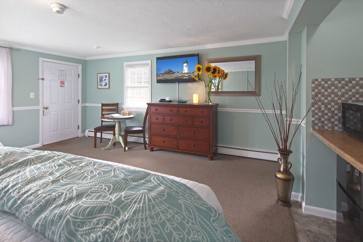 Room 4 of 20