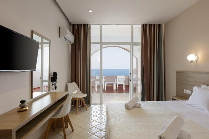 Room 5 of 19