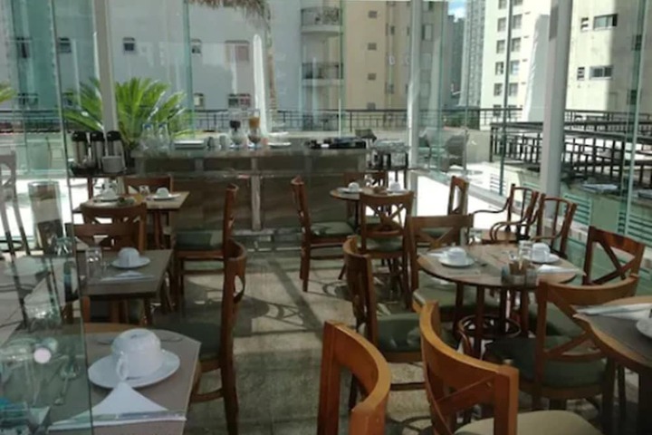 Dining 20 of 30