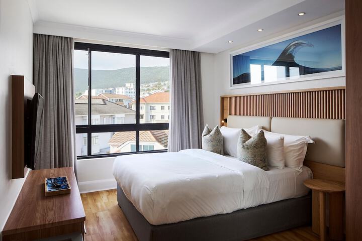 Room 37 of 204