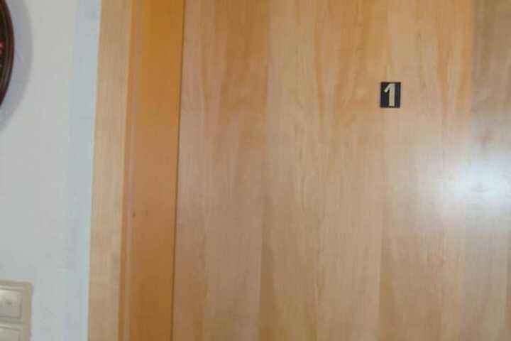 Room 17 of 32