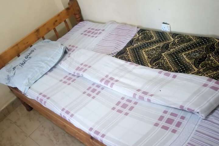 Room 4 of 10