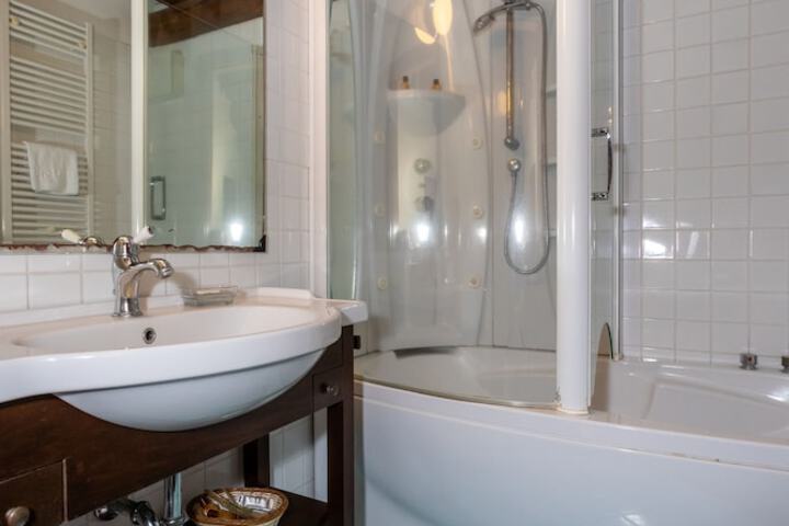Bathroom Interior Photo