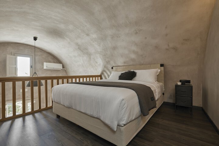Room 28 of 200