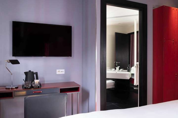 Room 11 of 52