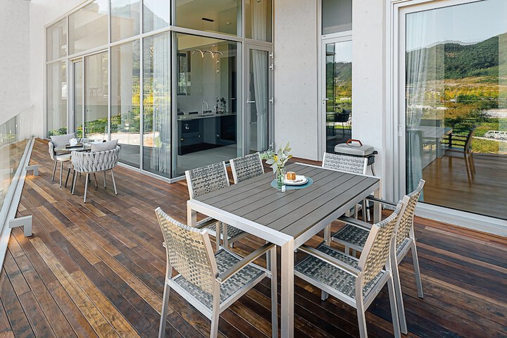 Room 12 of 83