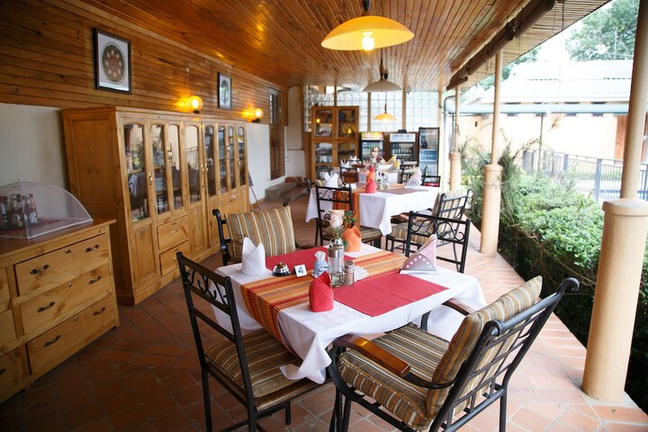 Dining 47 of 76