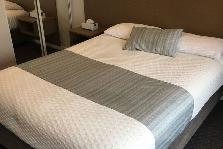 Room 53 of 174