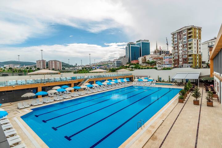 Hotel Pool