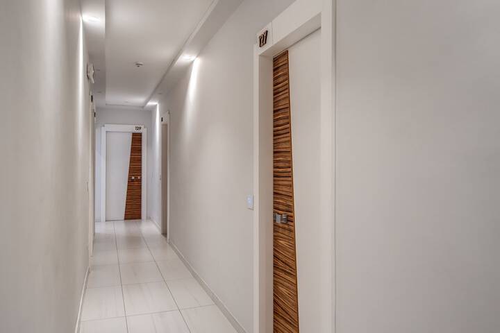 Ballroom/Hall 48 of 75