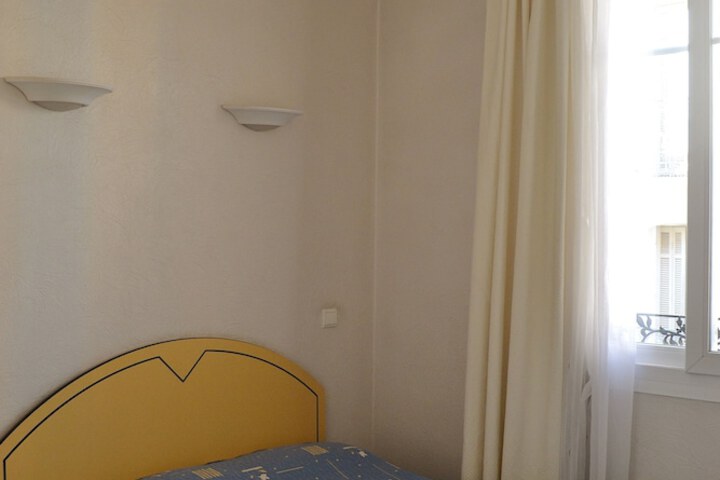 Room 10 of 47