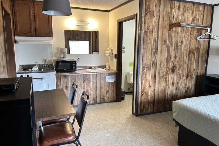 Room 4 of 30