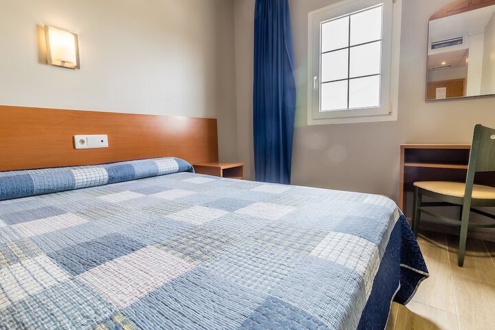 Room 9 of 44